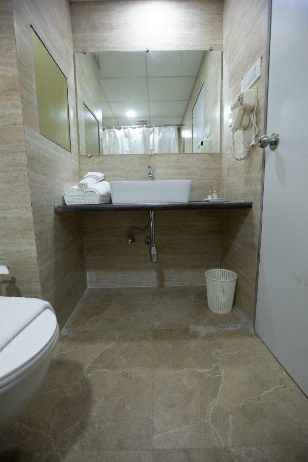 Hotel Grace Galaxy Mumbai Exterior photo